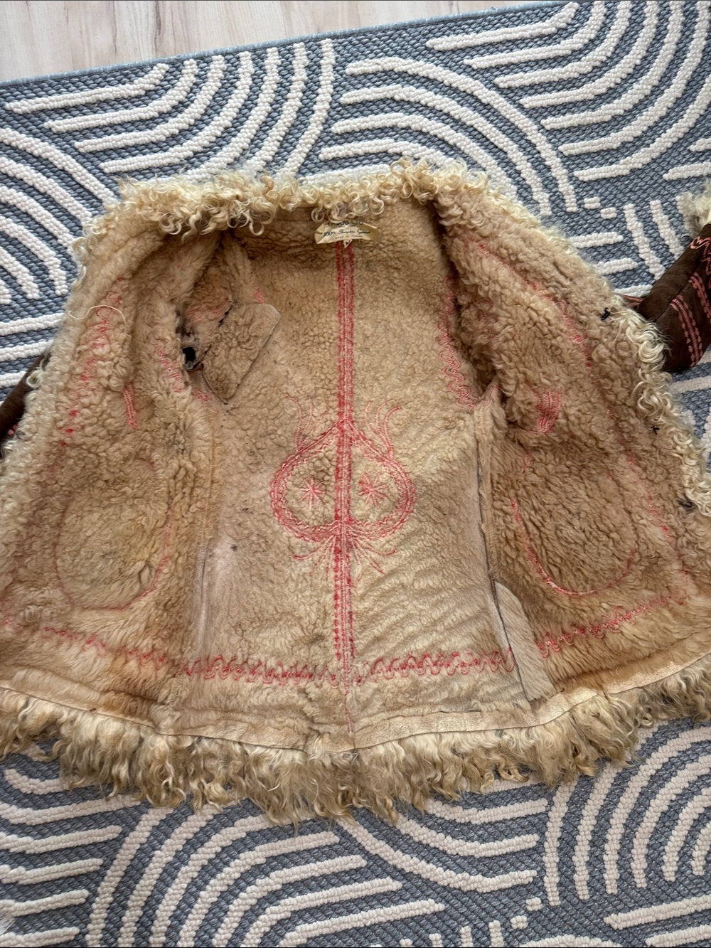Vintage YAQUB LTD 70s Sheepskin Penny Lane Afghan Coat Embroidered M - Picture 3 of 6